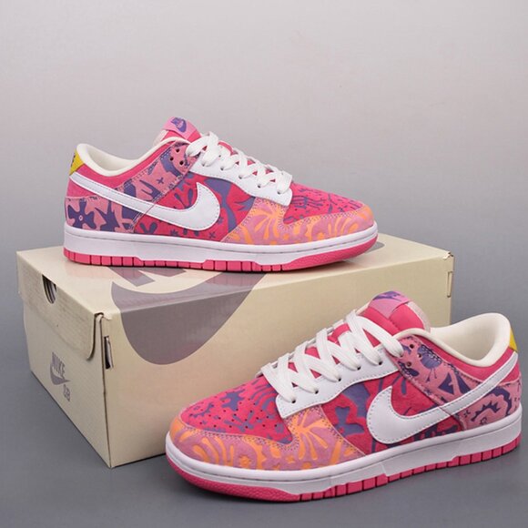 Nike SB Dunk Low Pink Print - Picture 1 of 9